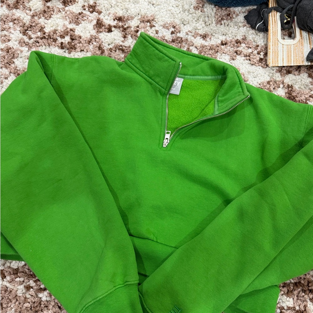 Aritzia Green Half-Zip cropped fleece